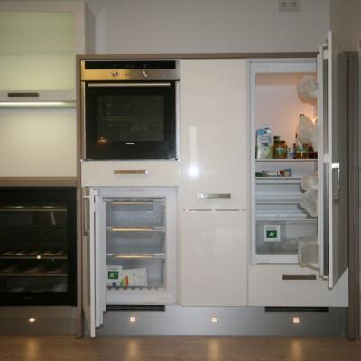 Mit Weinschrank 15